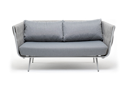 "Монако" диван 2-местный плетеный из роупа, каркас алюминий светло-серый (RAL7035) шагрень, роуп светло-серый 40 мм, ткань светло-серая